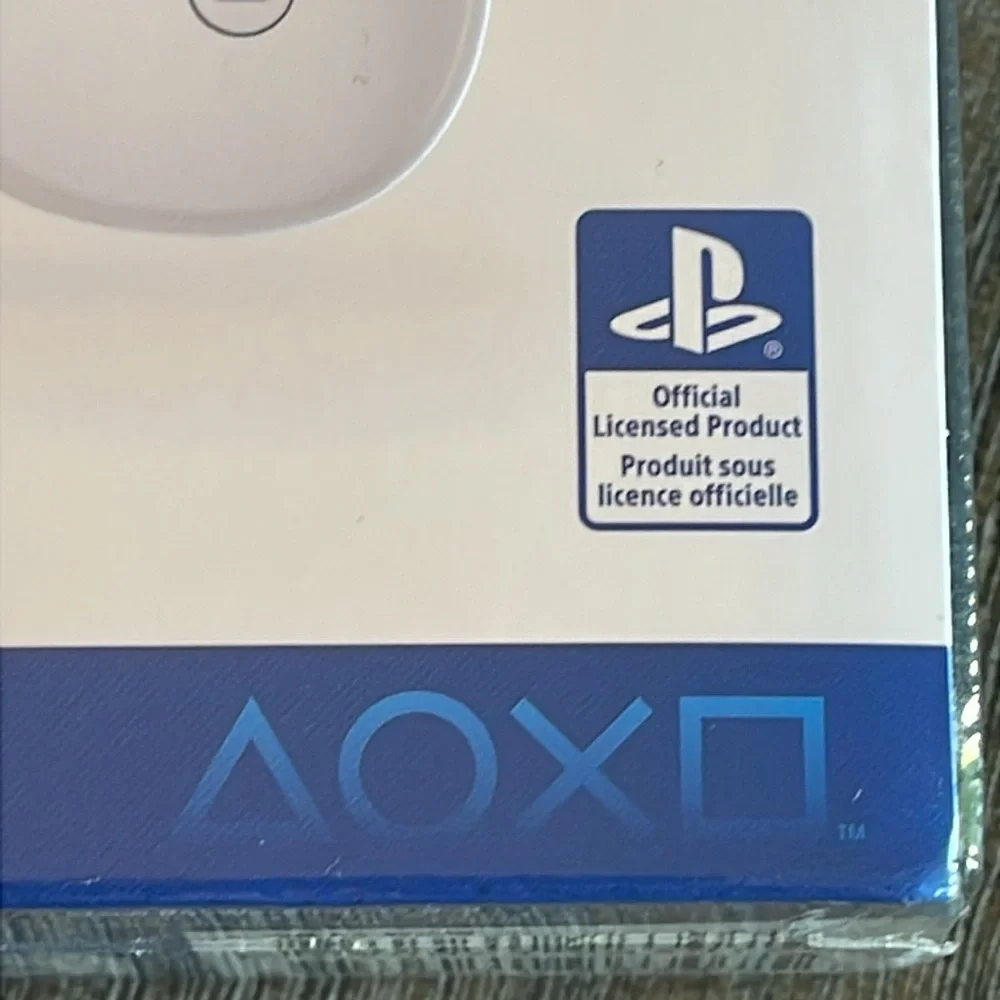 NIB PLAYSTATION BACKBONE LIGHTNING WHITE GAMING CONTROLLER FOR IPHONE BB-02-W-SW - Picture 9 of 11